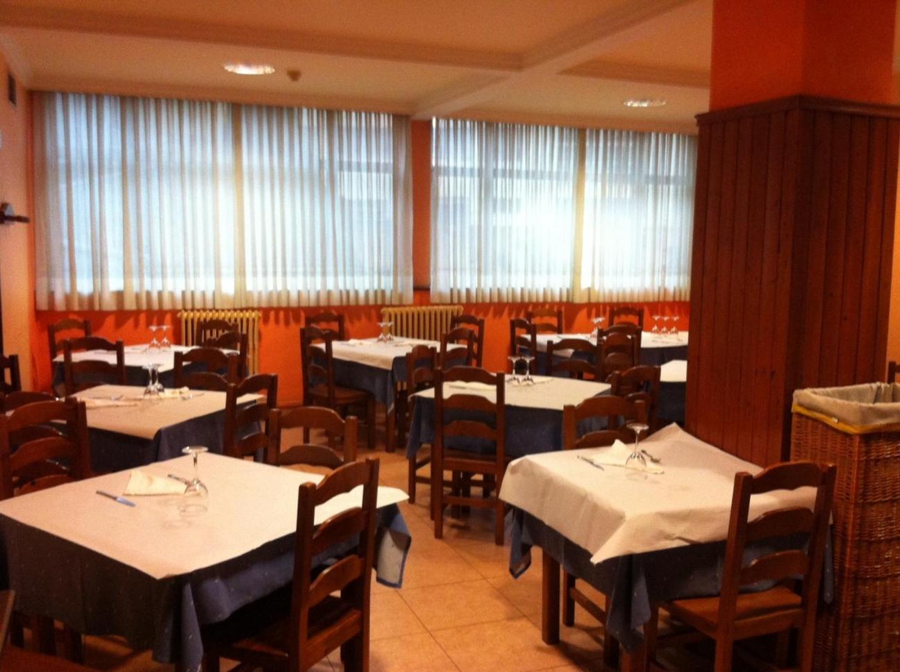 Hotel Valle De Ayala Лаудіо Екстер'єр фото