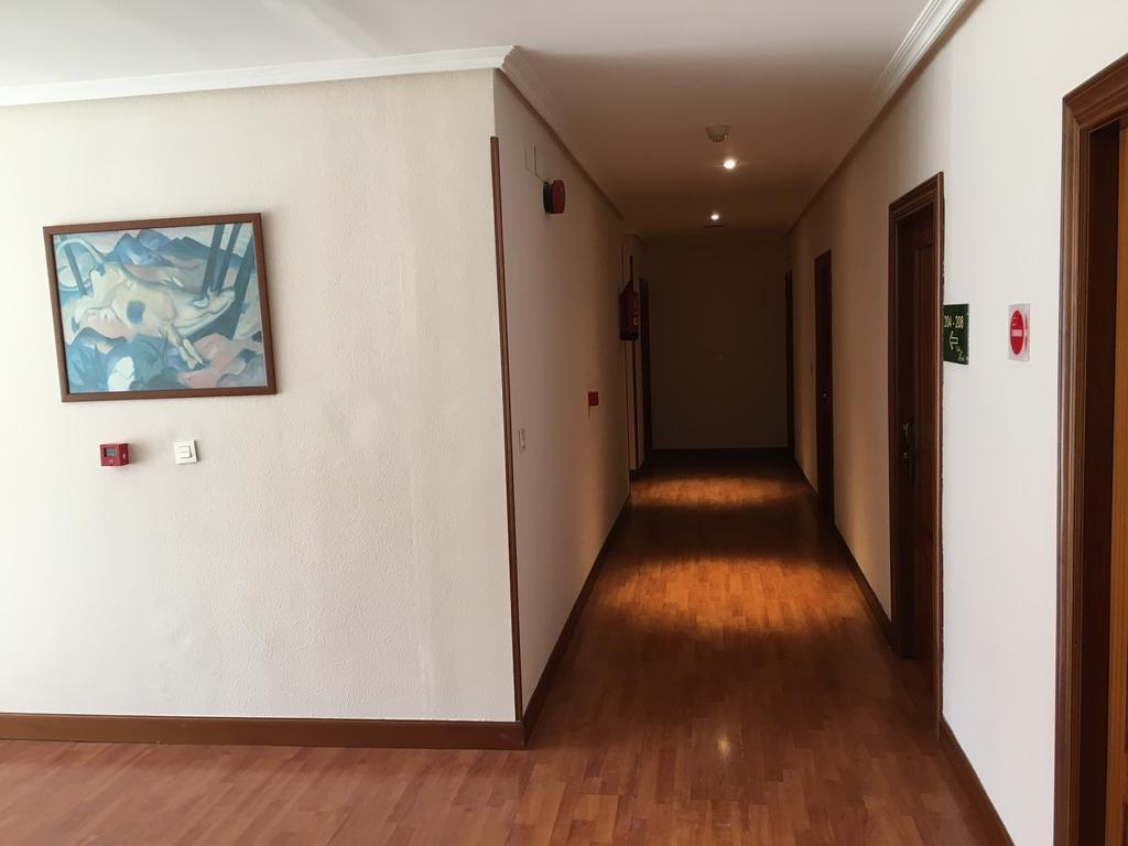 Hotel Valle De Ayala Лаудіо Екстер'єр фото