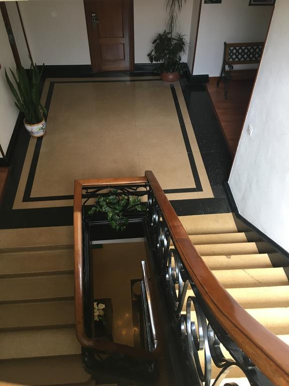 Hotel Valle De Ayala Лаудіо Екстер'єр фото